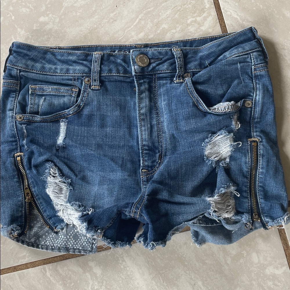 🌟 American Eagle Super Hi-Rise Shortie Shorts | Destroyed Size 8